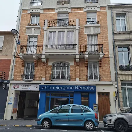 Chez Léa - Aux Pieds De La Cathédrale Reims