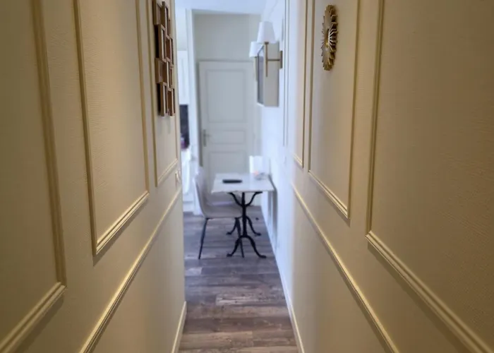 Lägenhet Chez Lea - Aux Pieds De La Cathedrale *