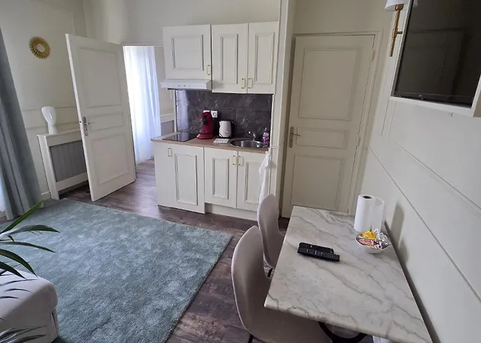 Chez Lea - Aux Pieds De La Cathedrale Lägenhet Reims